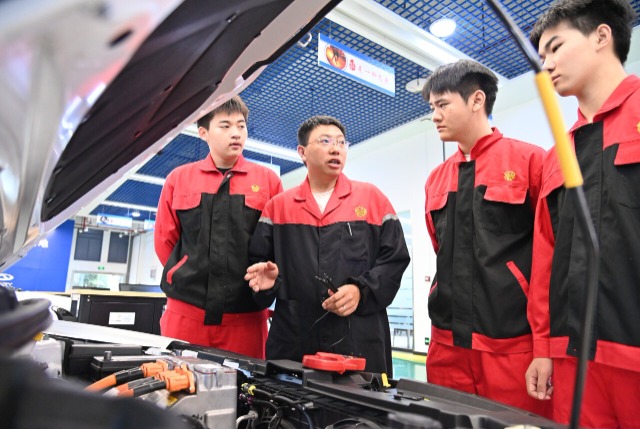 对接行业需求 培养技能人才
