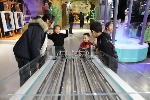 甘肃天水：科技体验 乐在其中