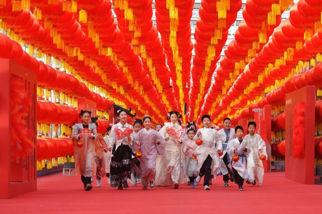 山东青岛：体验传统文化 丰富假期生活