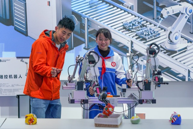 四川眉山：走进科教基地 感受科技魅力‌