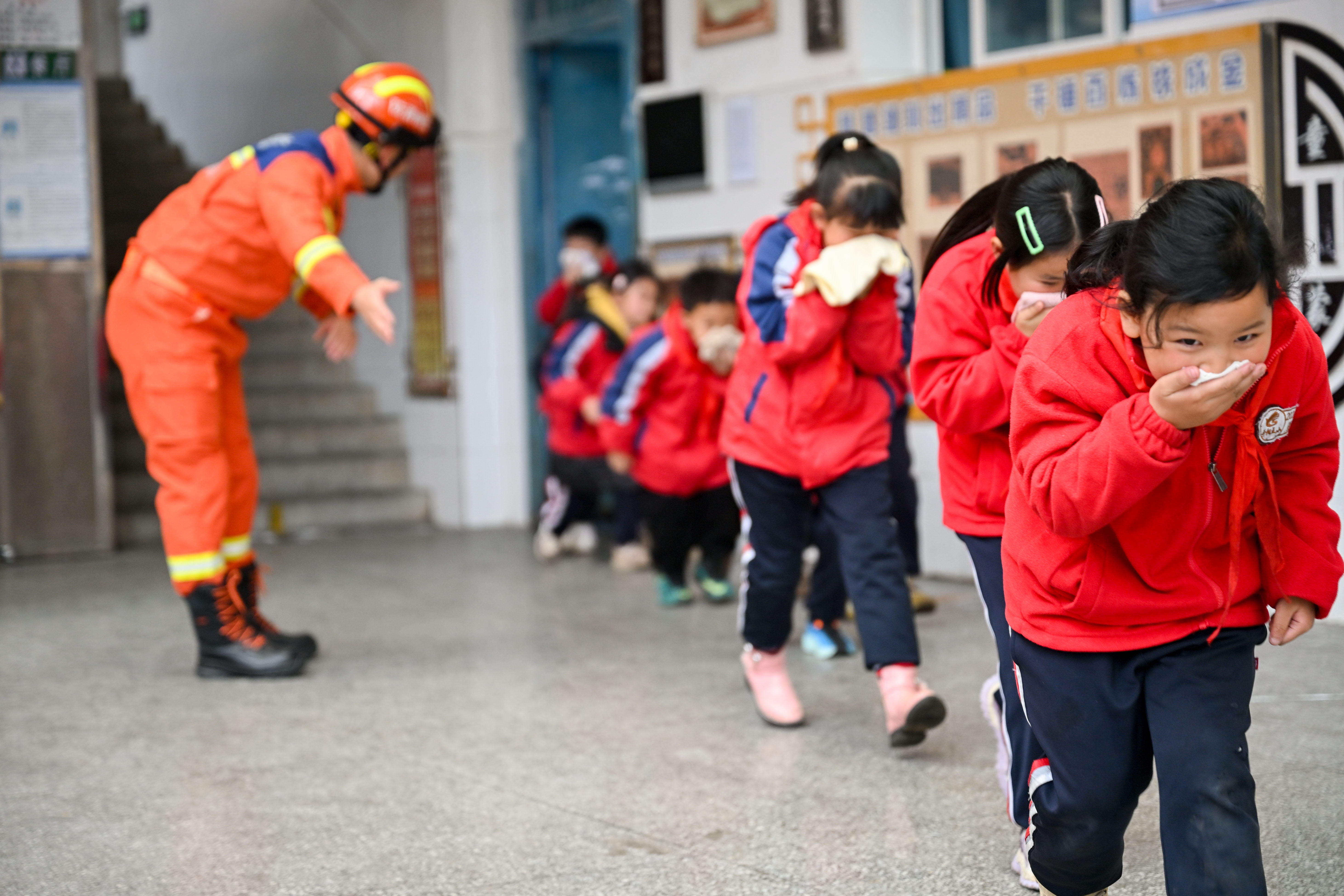 贵州开阳：学消防 迎开学