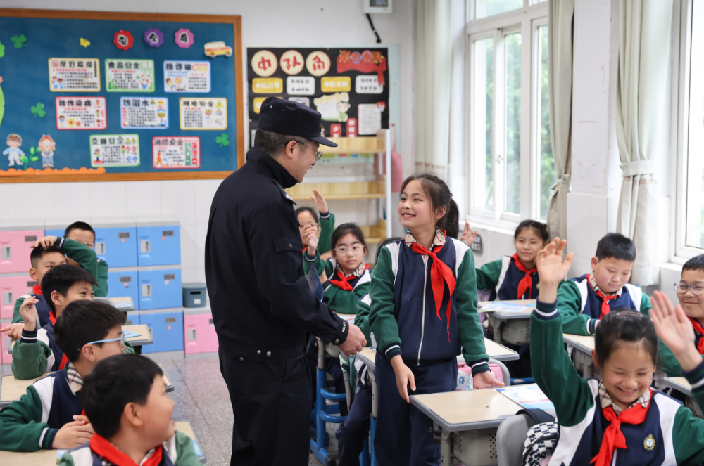 浙江德清：安全“童”行 守护成长