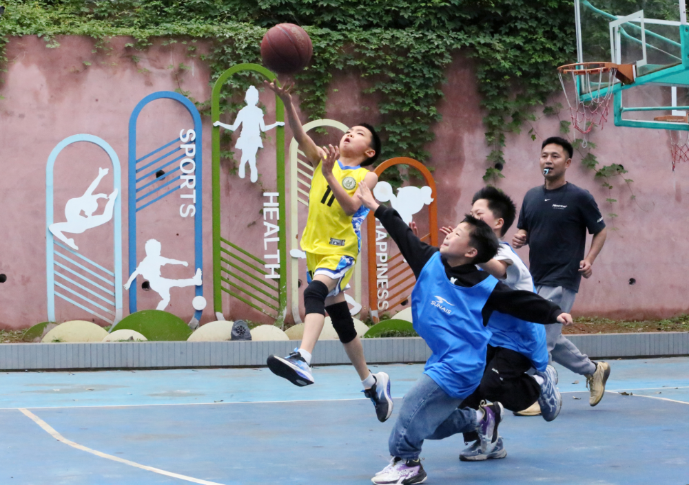 四川乐山：多彩大课间 健康伴成长