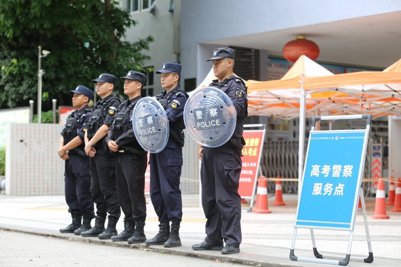 四川乐山：护航高考