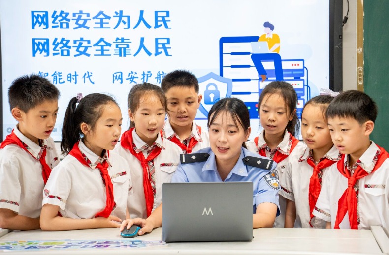 江苏海安：网络安全“护苗”成长