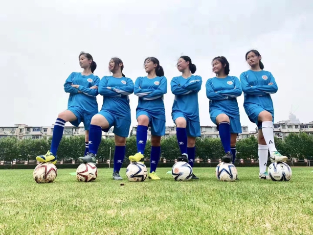 曹二女足1.JPG