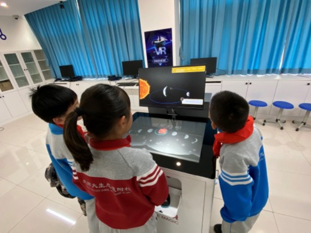 学校智慧教育特色课程。学校供图.jpg