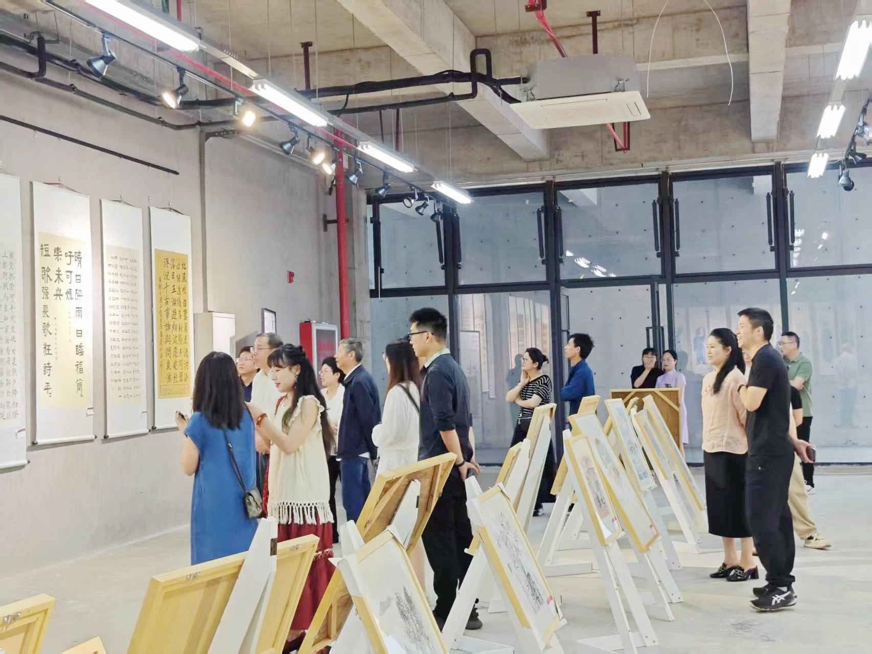 宁波奉化区“游于艺”中小学生“诗书画印”作品展现场 奉化区教育局供图2.jpg