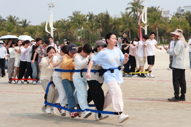 竞技体育巨人脚步现场。北海艺术设计学院供图.JPG 竞技体育巨人脚步现场。北海艺术设计学院供图.JPG